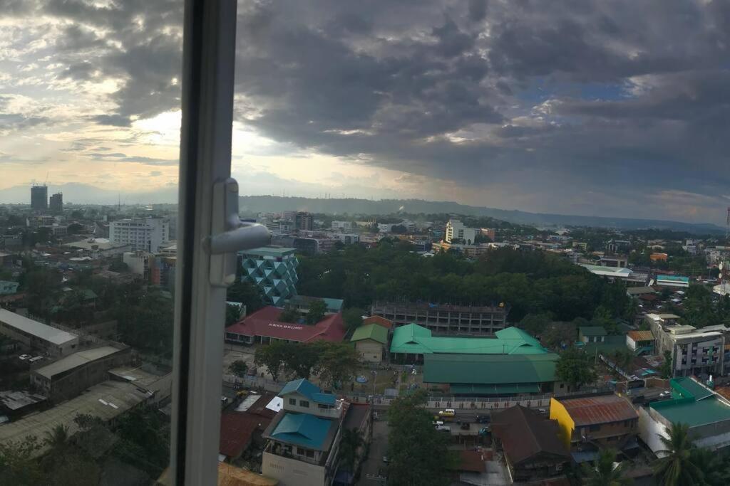 Condo Unit With A Breath Taking View Davao Exterior photo